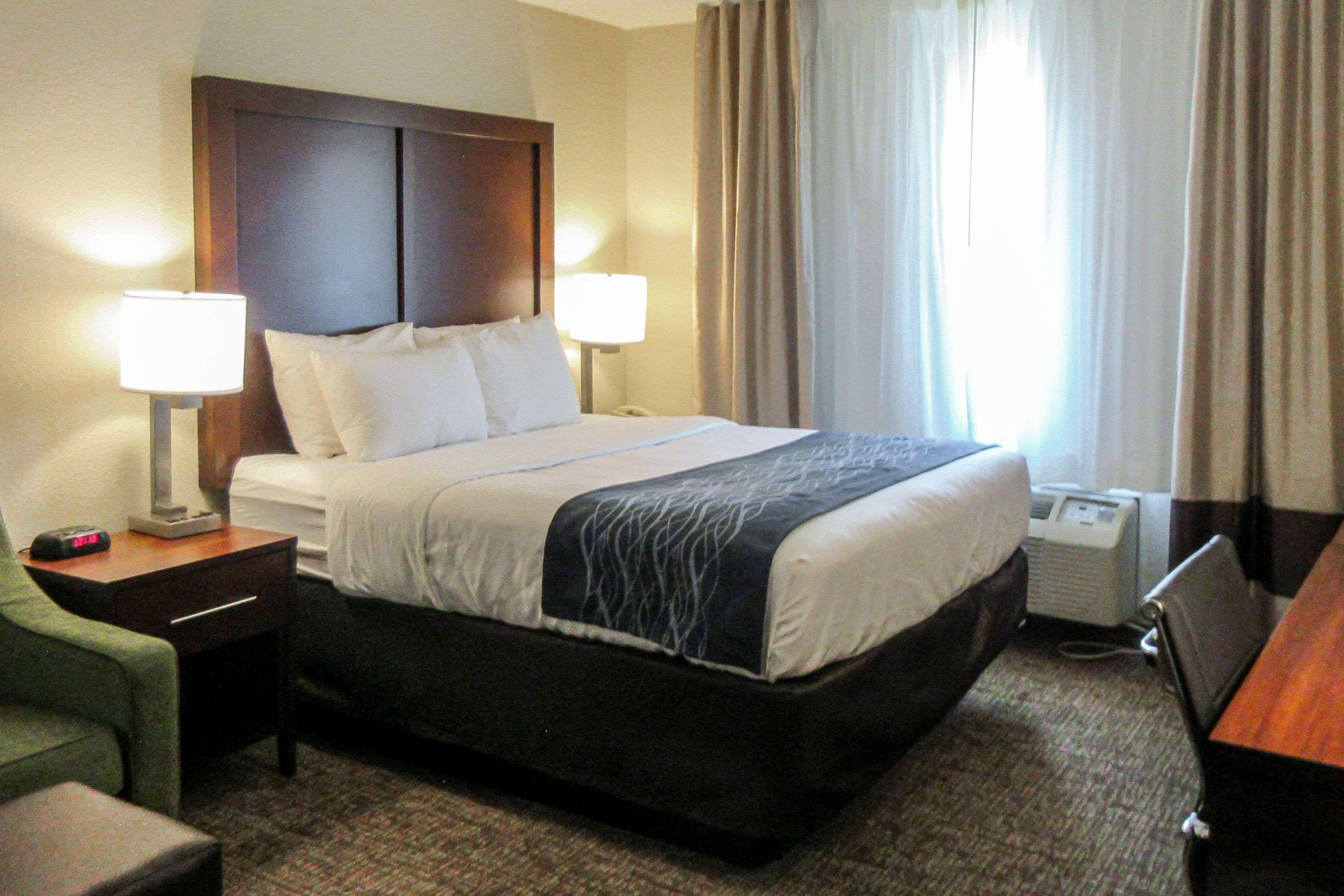Comfort Inn & Suites Пуэбло Экстерьер фото