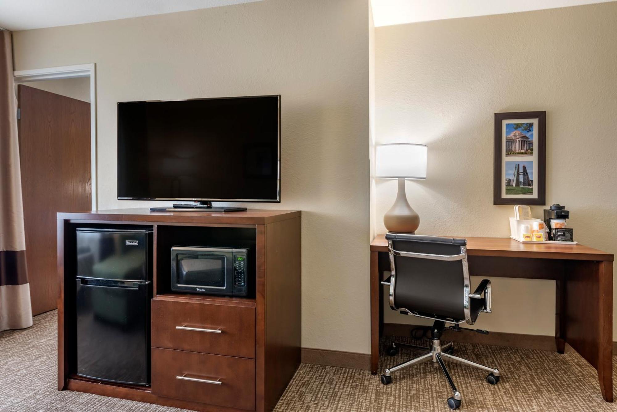 Comfort Inn & Suites Пуэбло Экстерьер фото