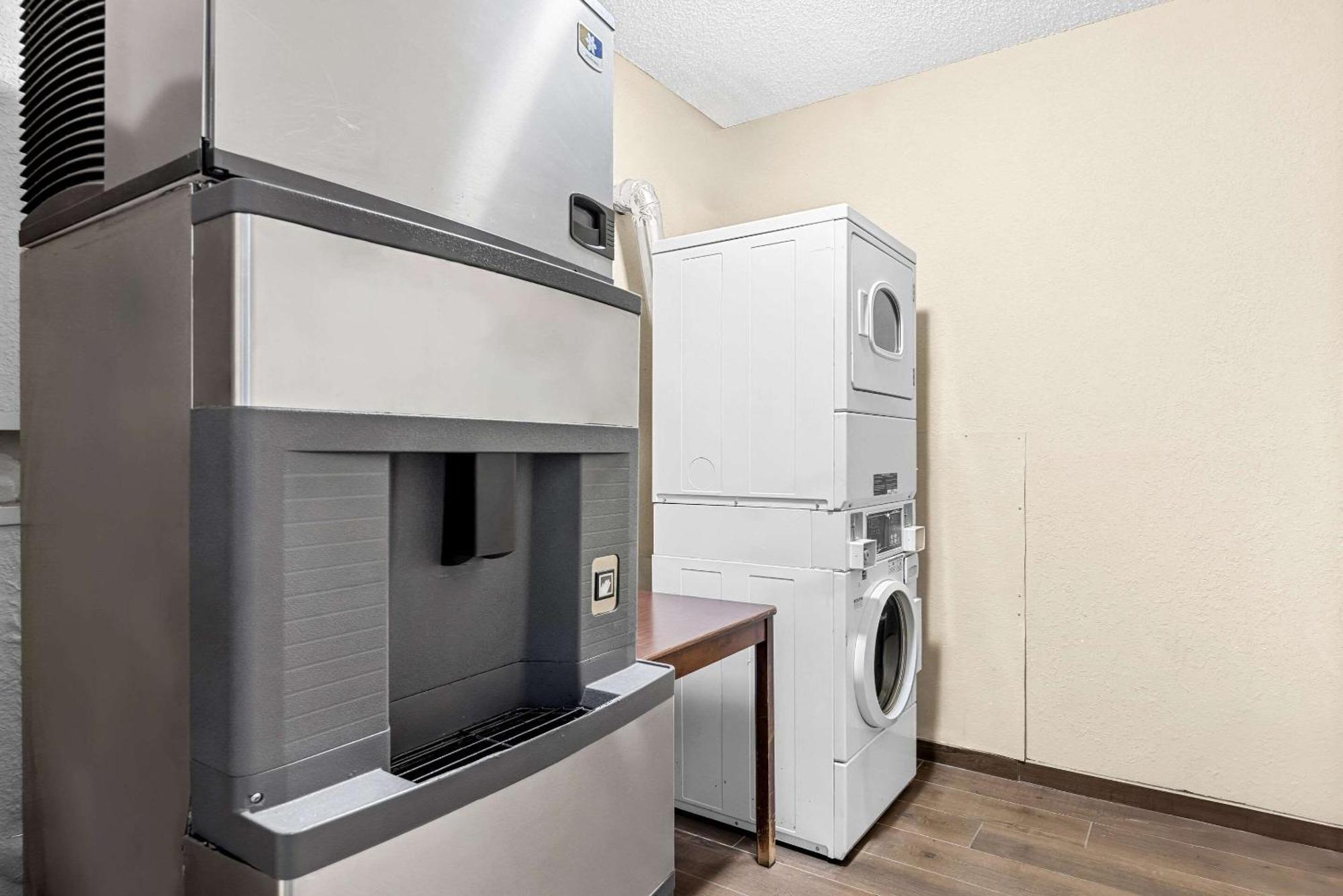 Comfort Inn & Suites Пуэбло Экстерьер фото