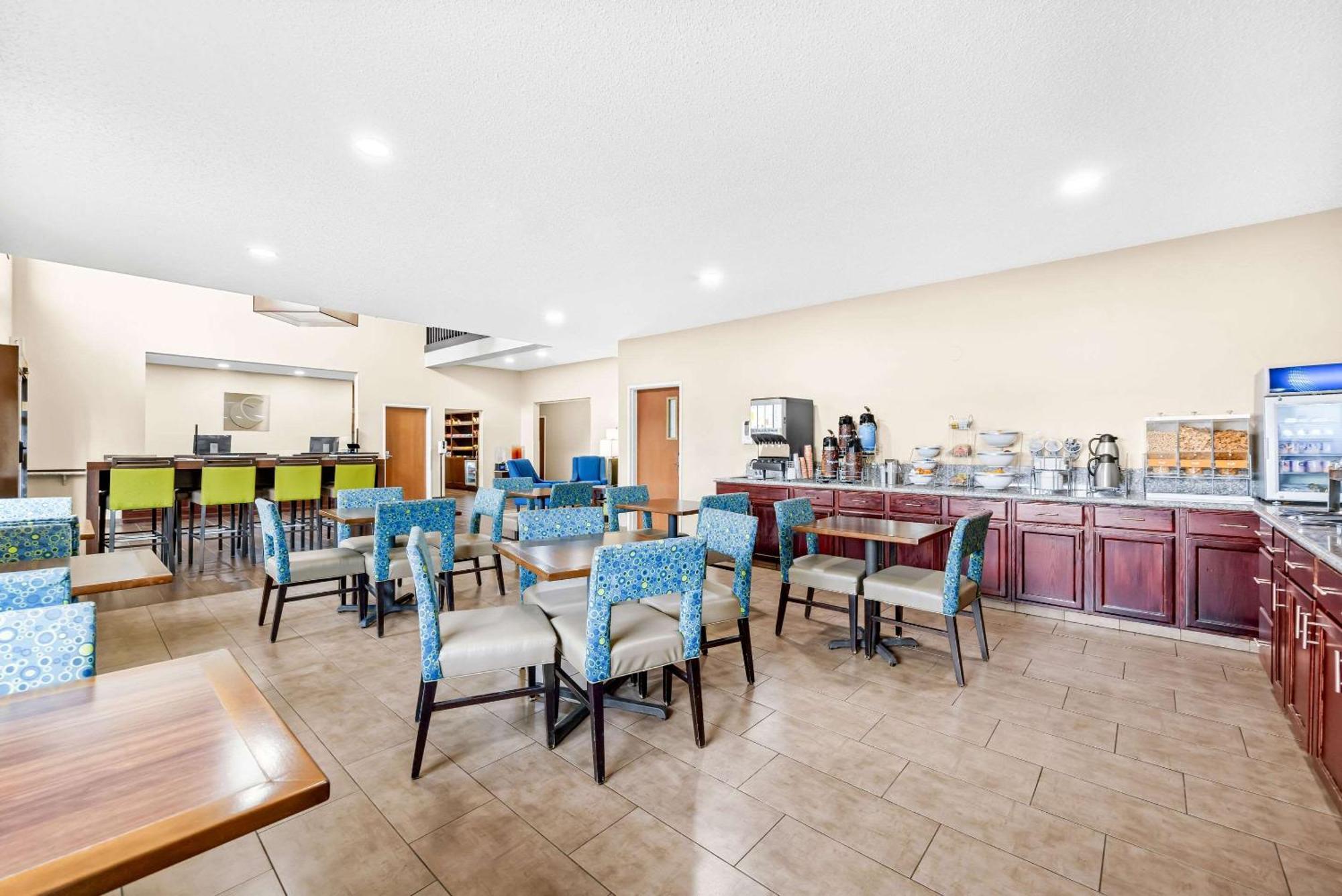 Comfort Inn & Suites Пуэбло Экстерьер фото