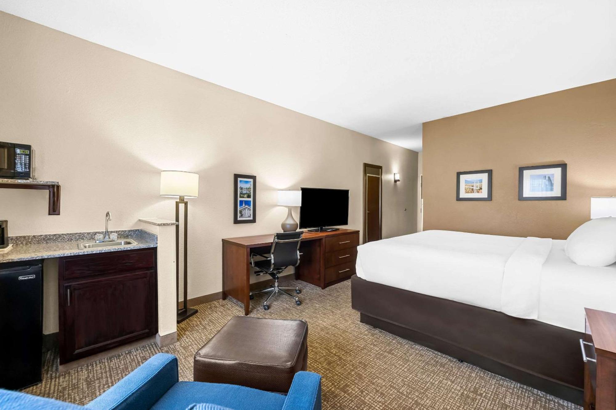 Comfort Inn & Suites Пуэбло Экстерьер фото